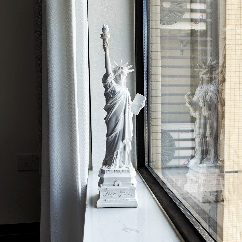 Office Furniture York - 自由の女神像モデル デスクアクセサリー 収集品 旅行土産 ニューヨーク オフィス